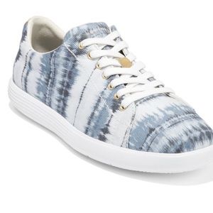 Brand new Cole Haan Women's Grand Crosscourt Sneaker China Blue Ikat Print